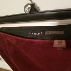 Ivanka Trump Skirts - Ivanka Trump Pencil Skirt Ivanka Trump Skirts - Ivanka Trump Pencil Skirt